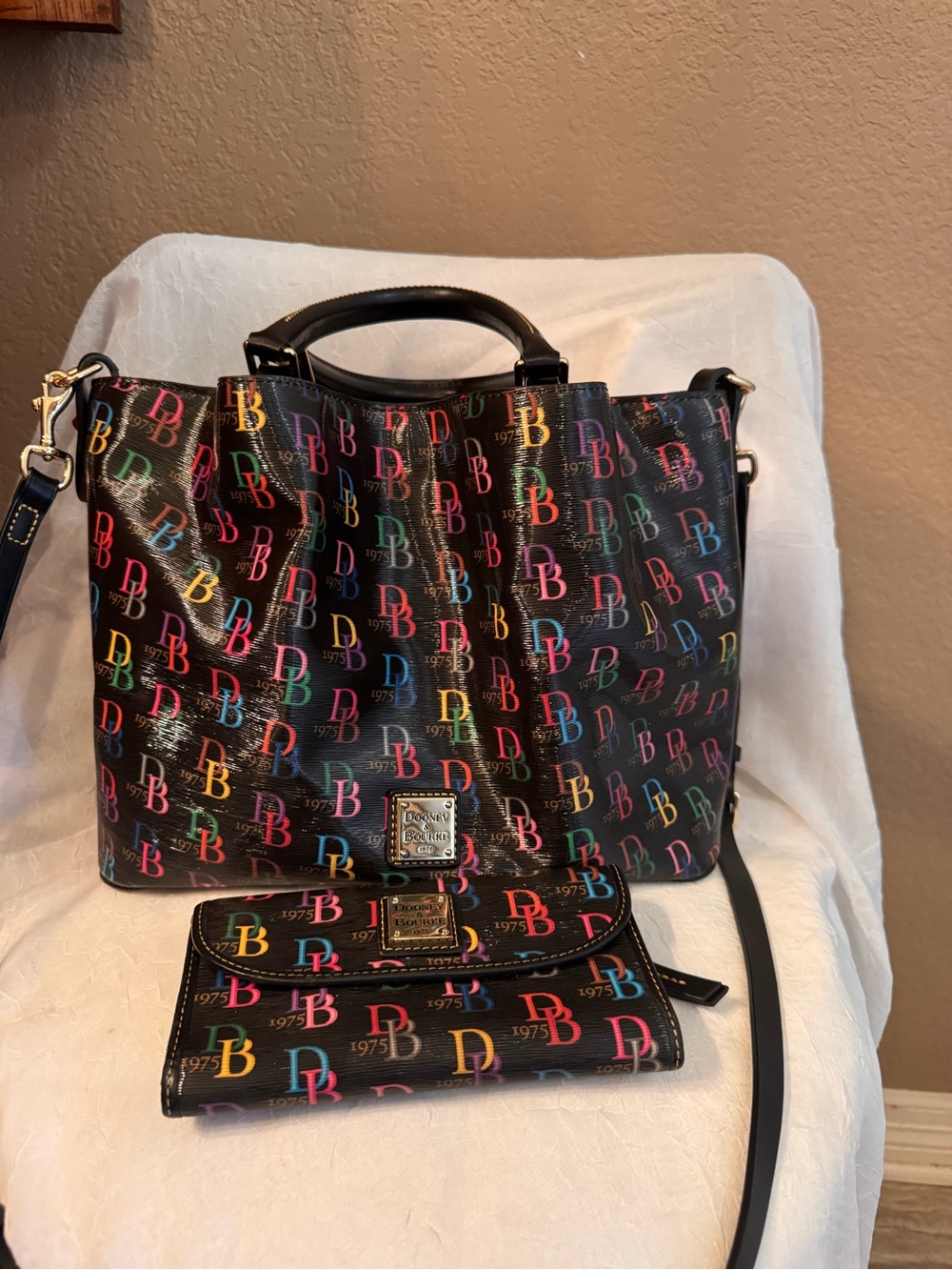 Dooney and bourke purse and wallet